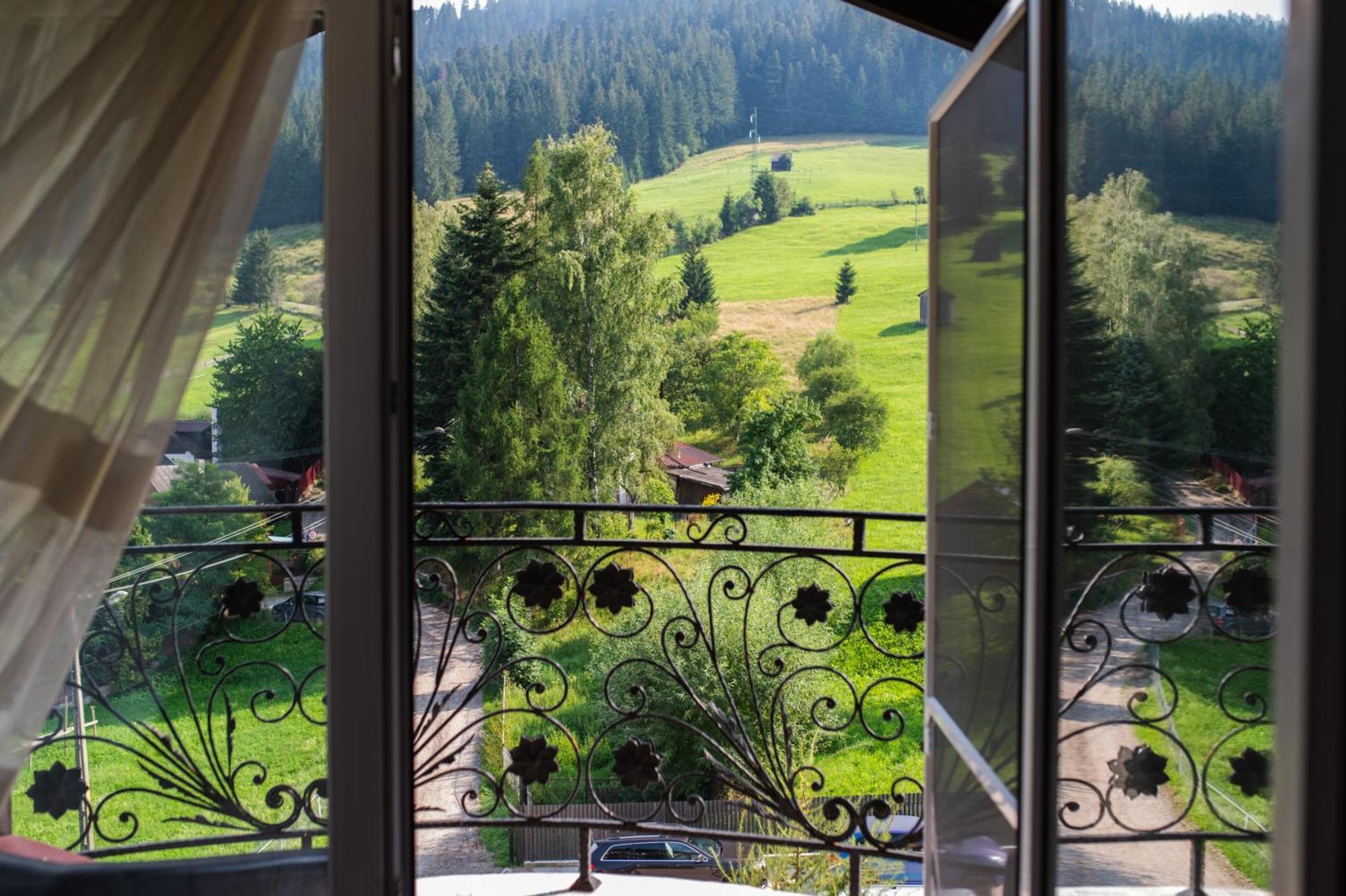 Hotel Complex Turistic Constantin Bucovina Câmpulung Moldovenesc Exteriér fotografie